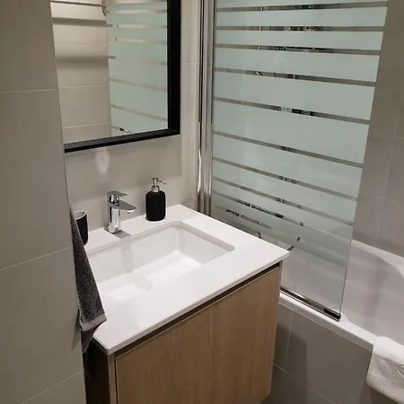 B-g Waterfront Apartment *